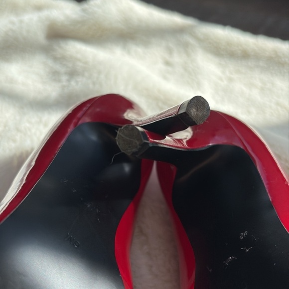 GUESS Red Patent Glossy Silver Toe Heels | Bold Date Night Pumps | Size 6 - Picture 4 of 10